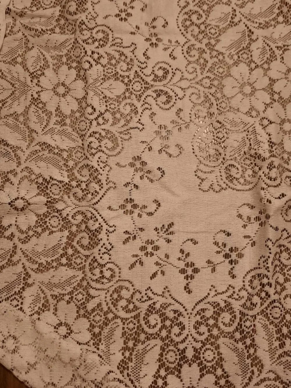 Vintage Off White Floral Lace Tablecloth 67x116 Rectangular Scalloped Edge